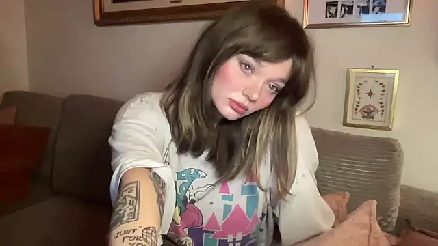 angelgirl98 online show from February 2026 01:54:01 AM