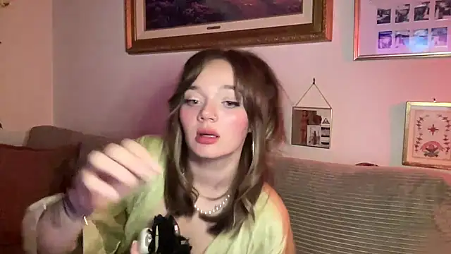 angelgirl98 online show from March 2026 06:10:01 AM