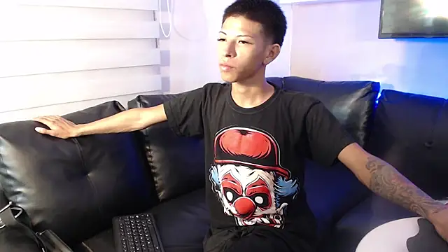 Tessachains 2  online show from January 2026 02:06:01 AM