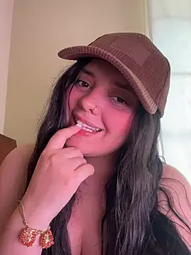 candicewest  online show from April 2026 04:39:01 PM