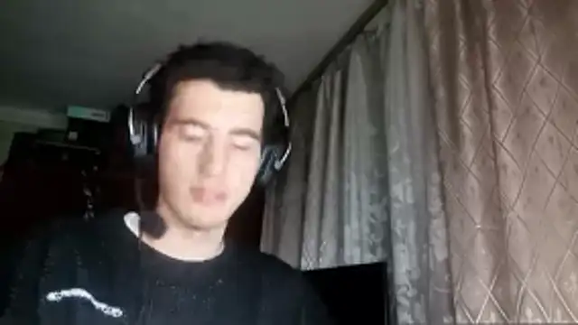 JamesLagerfeld online show from November 2025 10:32:02 PM