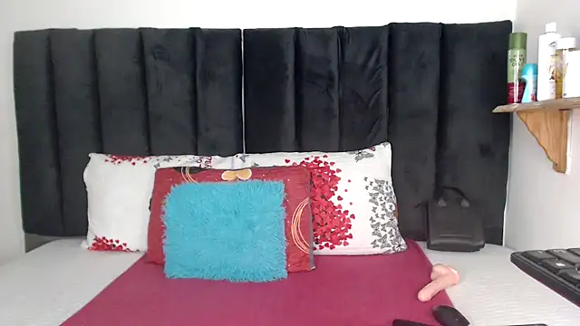 Miss-Berries online show from February 2026 01:12:01 AM