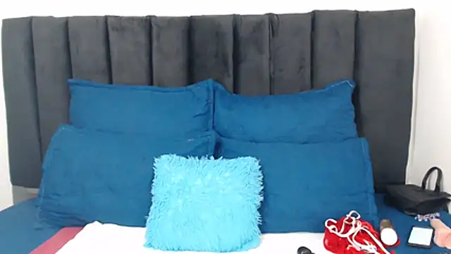 Miss-Berries online show from April 2026 04:56:02 PM