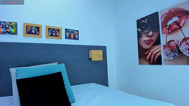 Andhrea Vale online show from April 2026 12:30:02 PM