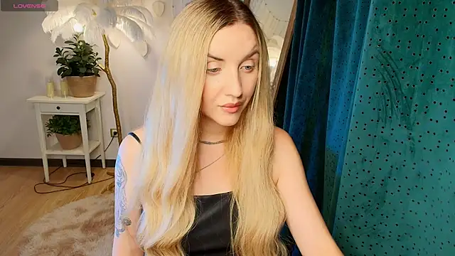 Snapshot of _Mi1a_ chatting on July 2026 08:34:02 AM Mi1a online show from July 2026 08:34:02 AM