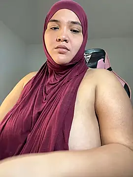 Snapshot of sweetmuslim01 chatting on February 2025 01:47:02 AM sweetmuslim01 online show from February 2025 01:47:02 AM