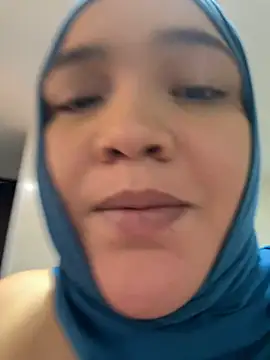 Snapshot of sweetmuslim01 chatting on February 2025 02:40:02 AM sweetmuslim01 online show from February 2025 02:40:02 AM