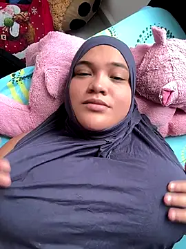 Snapshot of sweetmuslim01 chatting on September 2025 04:23:02 PM sweetmuslim01 online show from September 2025 04:23:02 PM