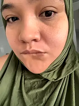 Snapshot of sweetmuslim01 chatting on November 2025 04:20:02 PM sweetmuslim01 online show from November 2025 04:20:02 PM