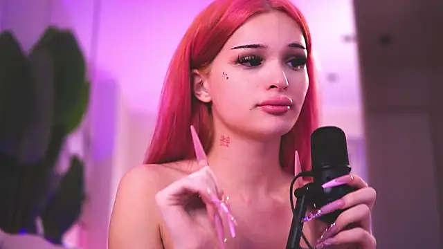 KatiaFinesse online show from January 2026 02:32:02 PM