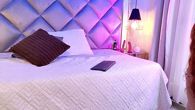 crystal gilton online show from December 2025 07:19:02 PM