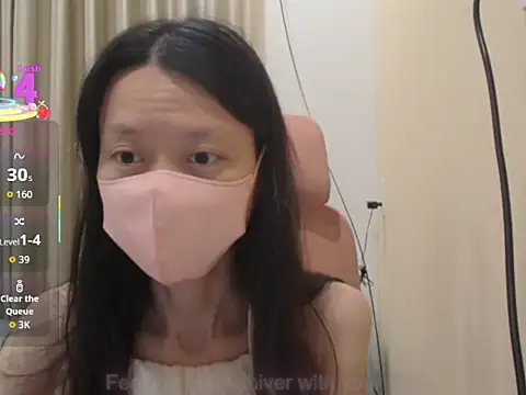 Lil-Cherries online show from November 2025 04:06:01 PM