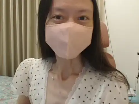 Lil-Cherries online show from March 2026 03:31:01 PM