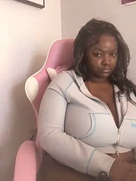 Fxncymuse online show from February 2026 07:21:01 PM