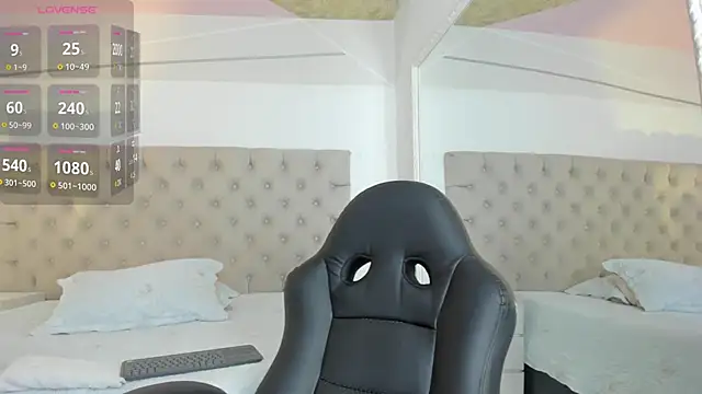 ZarinaWynne online show from December 2025 08:47:01 PM