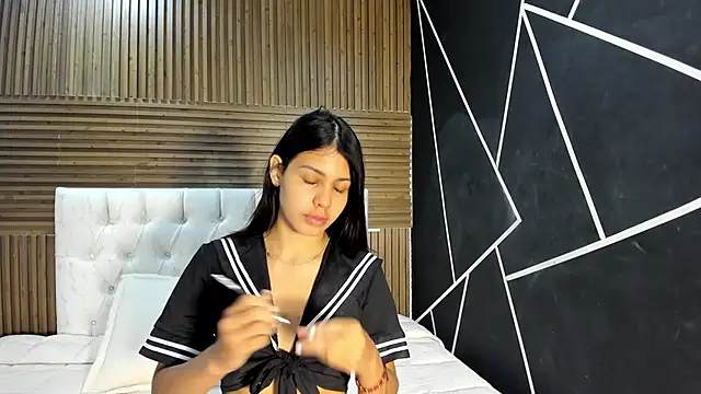 ZarinaWynne online show from March 2026 01:00:01 PM