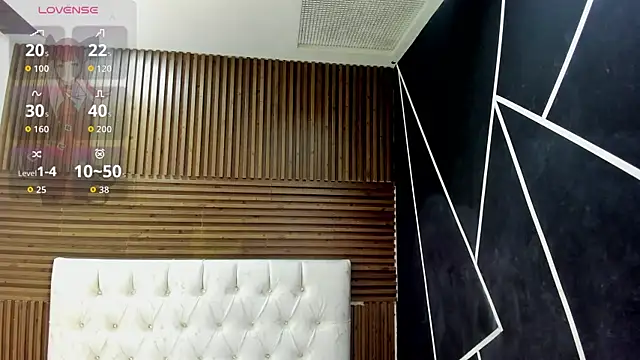 ZarinaWynne online show from April 2026 01:16:01 PM