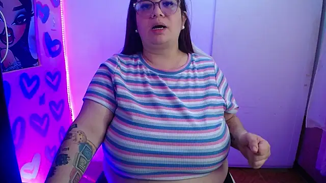 Snapshot of kattybbwbigboobs_ chatting on July 2026 10:04:01 PM kattybbwbigboobs online show from July 2026 10:04:01 PM