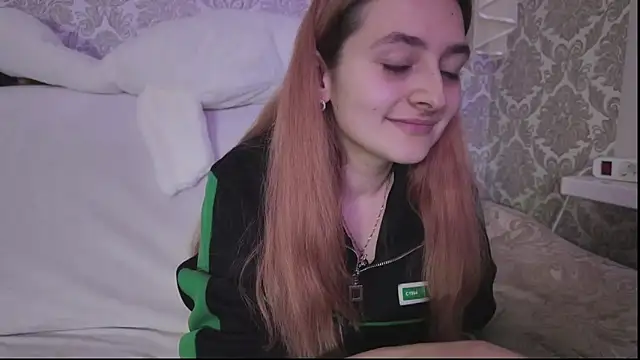 SweetLiaison online show from November 2025 06:08:01 PM