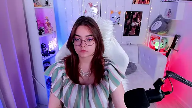 Lily  Evans online show from November 2025 04:12:02 AM