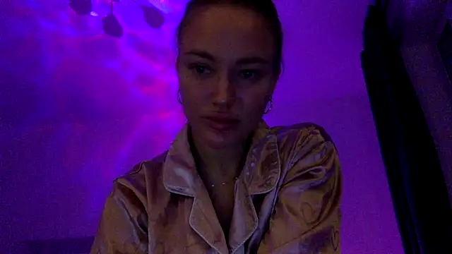 ToriLori online show from November 2025 06:29:01 PM