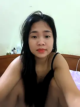 Lynly k2 online show from April 2026 12:59:01 PM