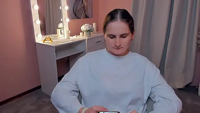 TorriBreckel online show from November 2025 09:51:02 AM