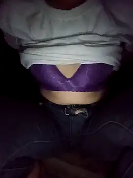 Lynn-122 online show from April 2026 04:01:02 PM