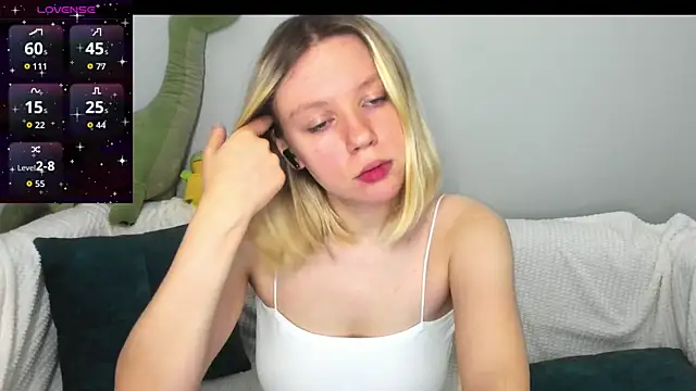 Monisees online show from December 2025 01:56:02 AM