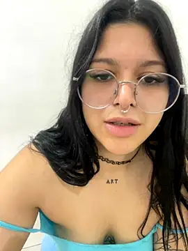 amazonaa9 online show from November 2025 05:05:02 PM