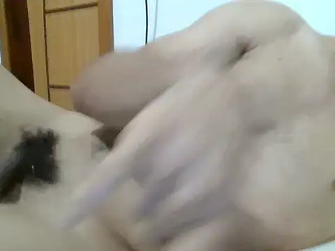 Delvin Hot  online show from November 2025 09:04:02 PM