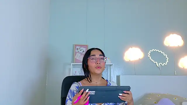 NicoletCherry   online show from December 2025 07:43:01 PM