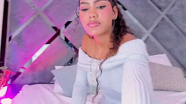 luciagray1 online show from December 2025 11:56:02 PM