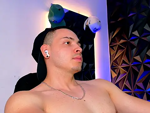 Maxwell Dupont online show from November 2025 10:48:02 PM