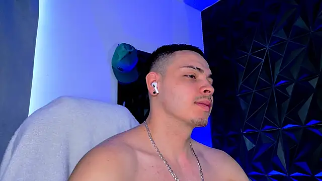 Maxwell Dupont online show from December 2025 02:45:02 PM