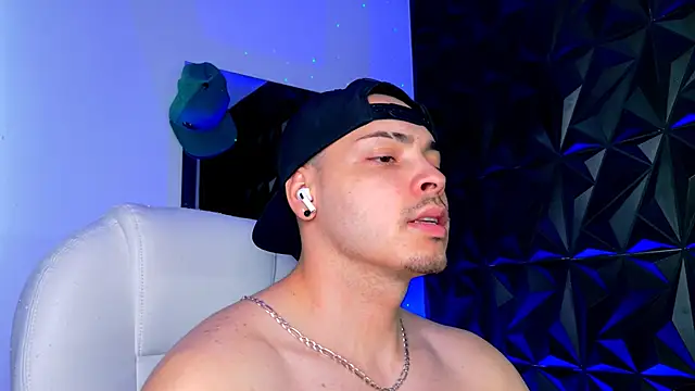 Maxwell Dupont online show from January 2026 07:30:01 PM