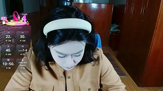 Snapshot of sallybing chatting on November 2025 01:06:01 AM sallybing online show from November 2025 01:06:01 AM