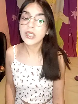 Camicam 04 online show from November 2025 02:10:02 AM