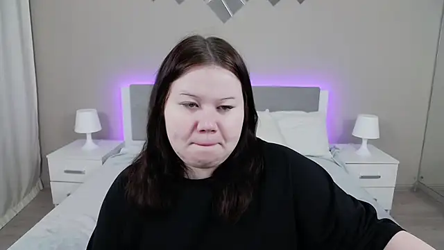 EvaNova  online show from November 2025 04:25:02 AM