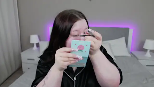 EvaNova  online show from December 2025 04:31:02 AM