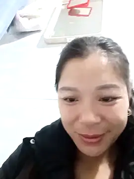 Lyla john online show from December 2025 09:22:02 PM