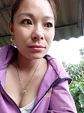 Lyla john online show from February 2026 12:54:01 AM