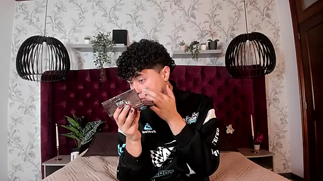 Noah dupont  online show from December 2025 11:39:02 AM