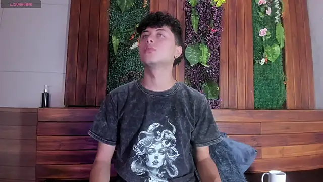 Noah dupont  online show from December 2025 11:28:01 AM