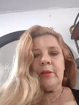 karlaanqui1 online show from February 2026 10:10:02 PM