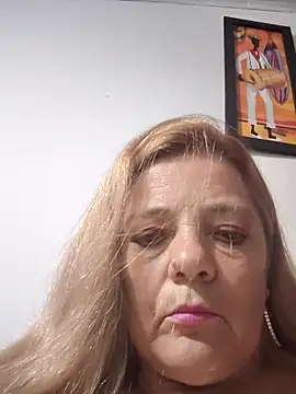 karlaanqui1 online show from April 2026 10:35:02 PM