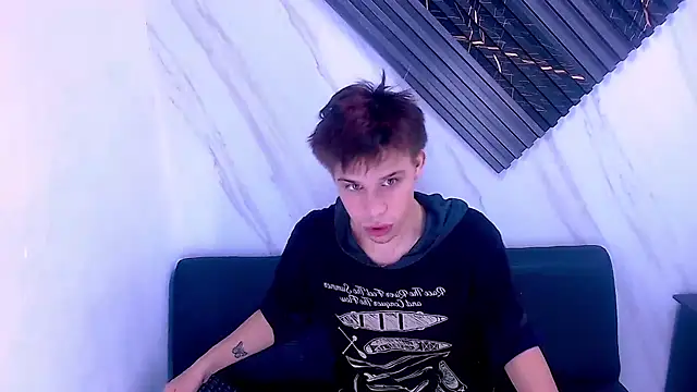 Liam York  online show from April 2026 04:31:01 AM