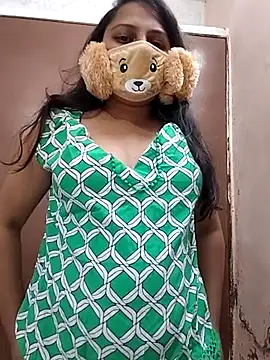 Kamna Hotty online show from December 2025 05:08:02 PM