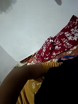 saniya24824 online show from April 2026 05:46:01 PM