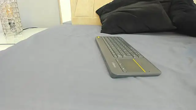 Ashton  Montana online show from November 2025 07:57:01 PM